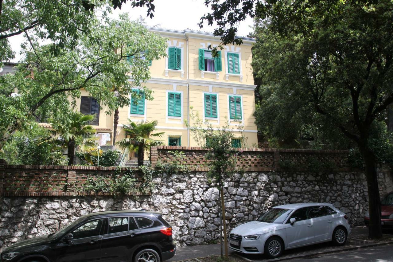 Apartman Bulevard Apartment Rijeka Exterior photo